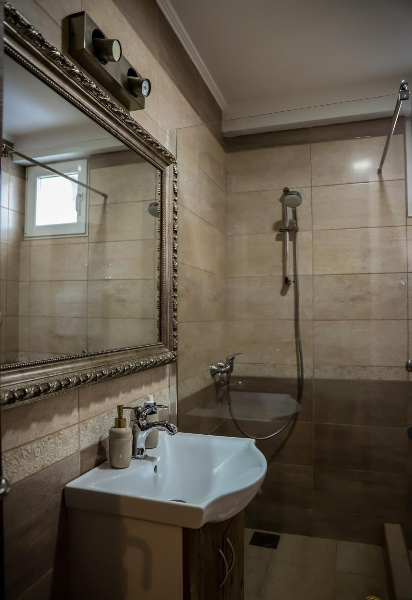 Rezervisi Slobodno, U Centru Smo Apartment Novi Sad Luaran gambar